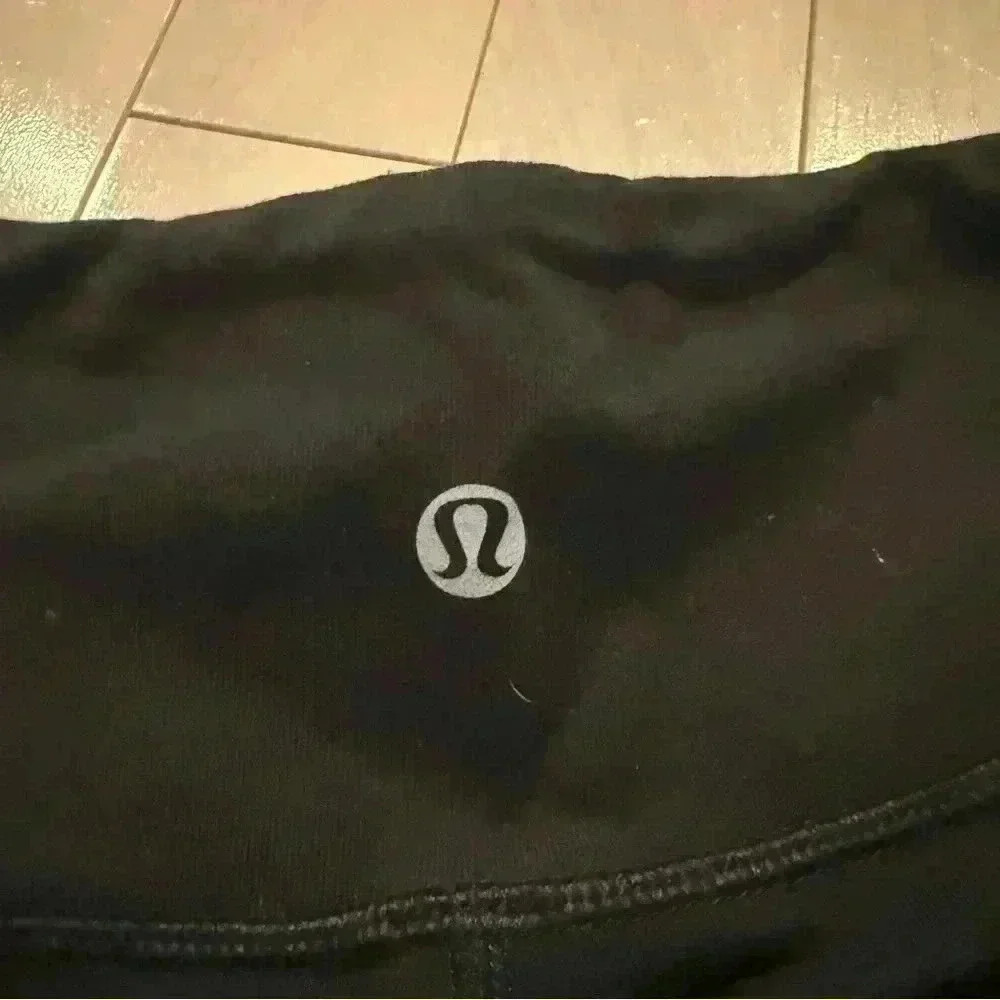 🍋 Lululemon Soulcycle red glittery writing capris - Picture 3 of 5